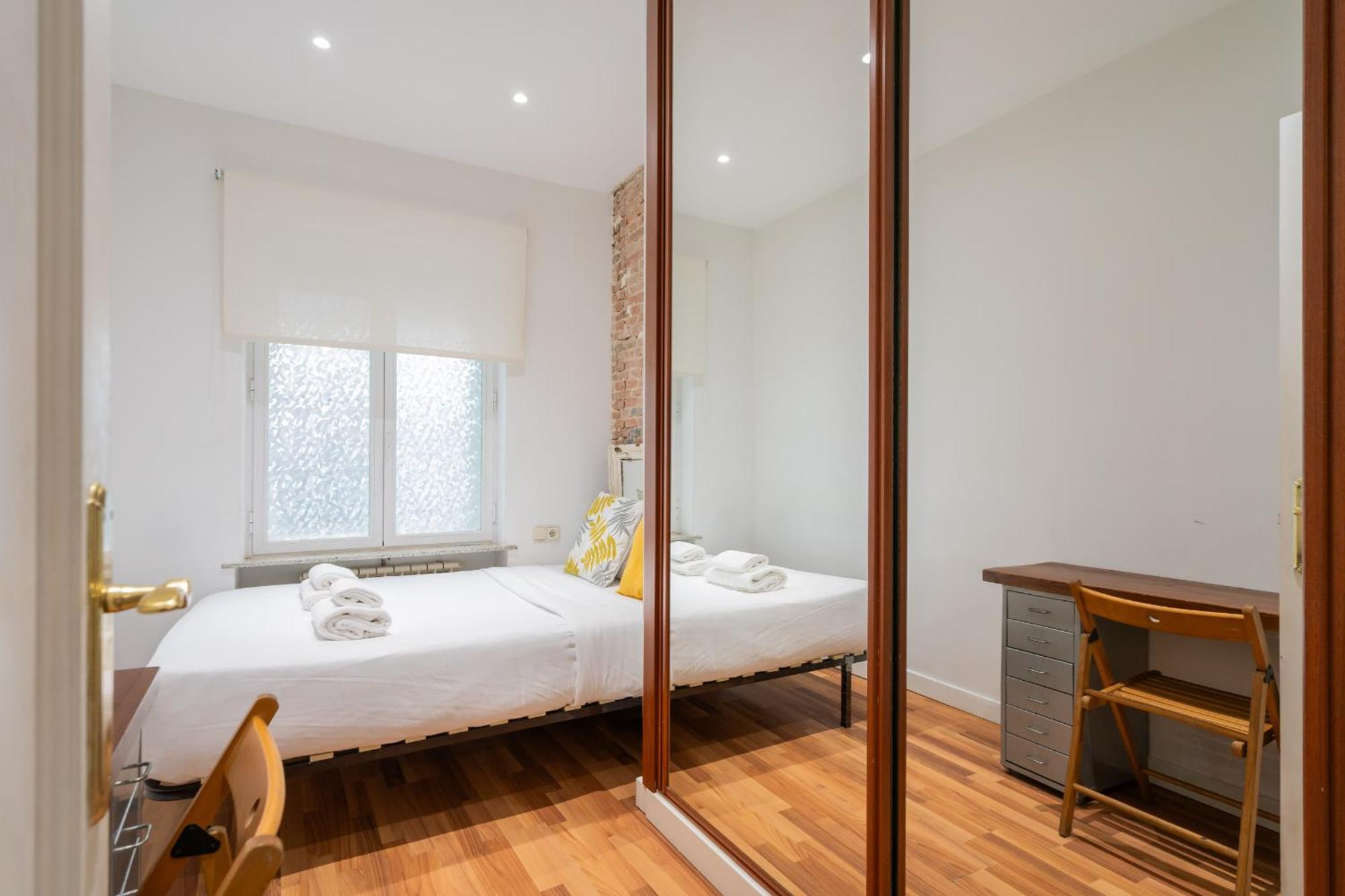 Apartamento En La Plaza De Lavapies Alquiler Temporal Мадрид Экстерьер фото