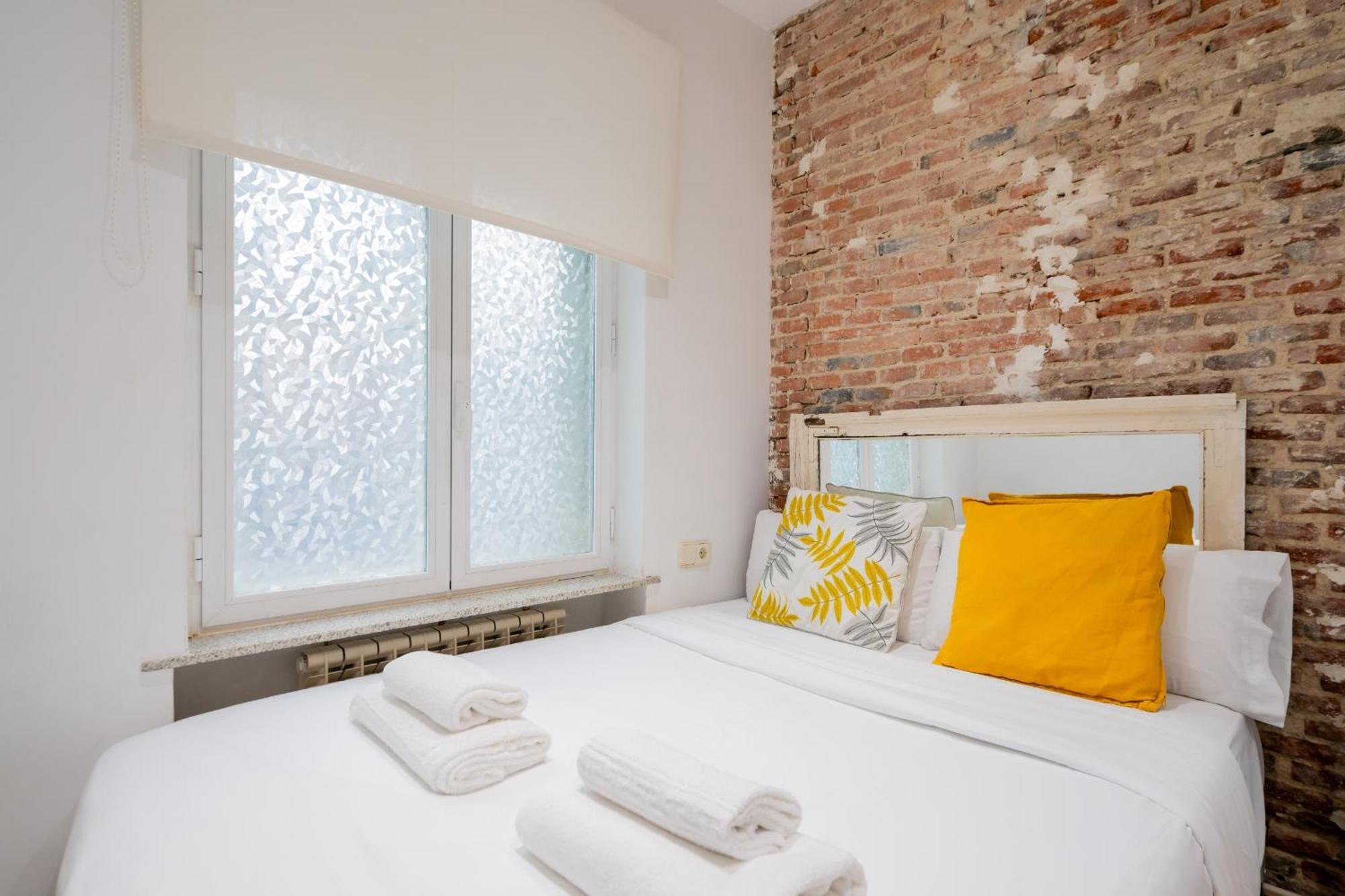 Apartamento En La Plaza De Lavapies Alquiler Temporal Мадрид Экстерьер фото