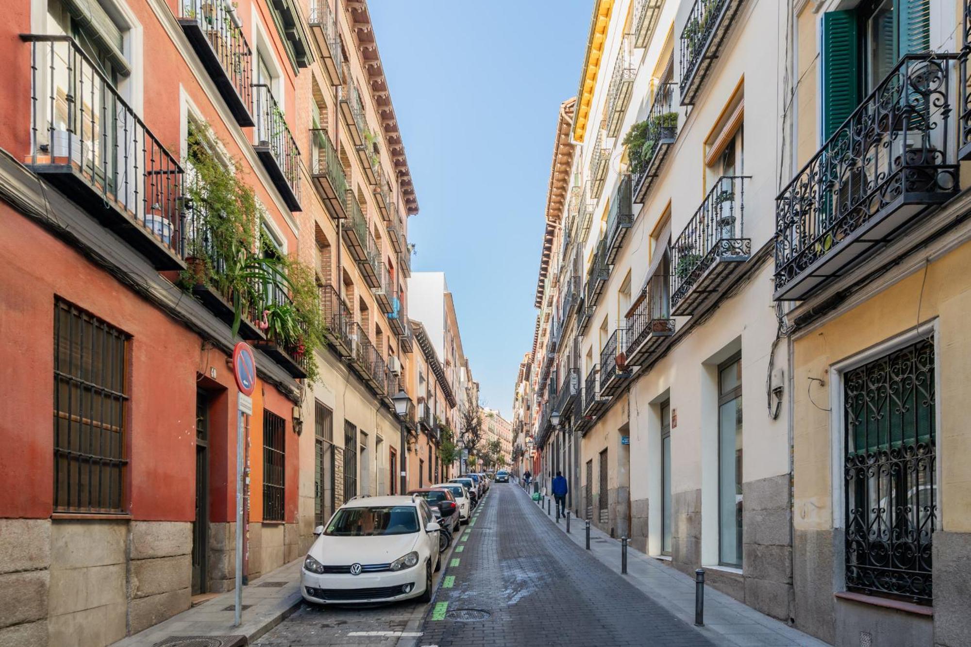 Apartamento En La Plaza De Lavapies Alquiler Temporal Мадрид Экстерьер фото