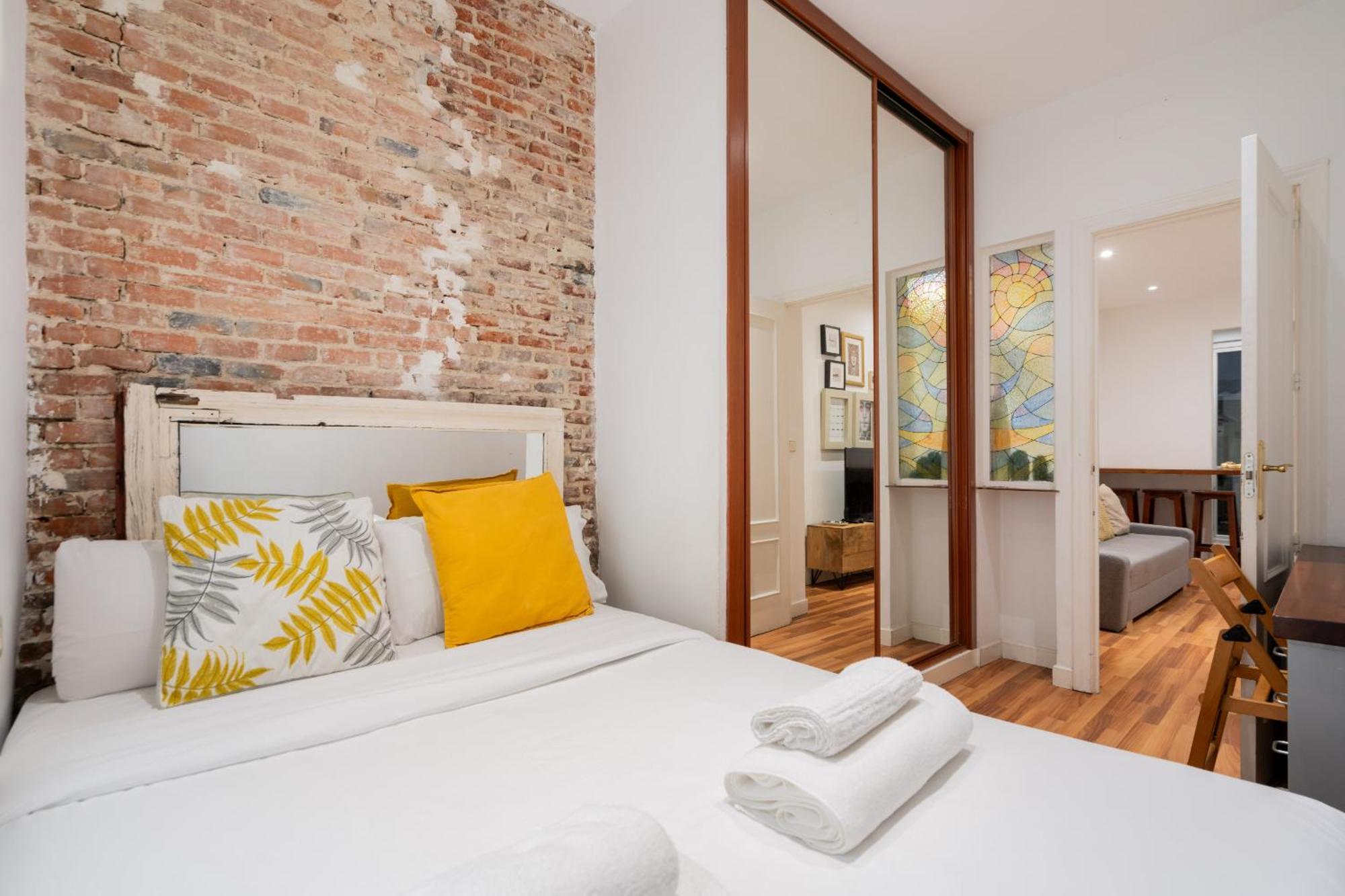 Apartamento En La Plaza De Lavapies Alquiler Temporal Мадрид Экстерьер фото