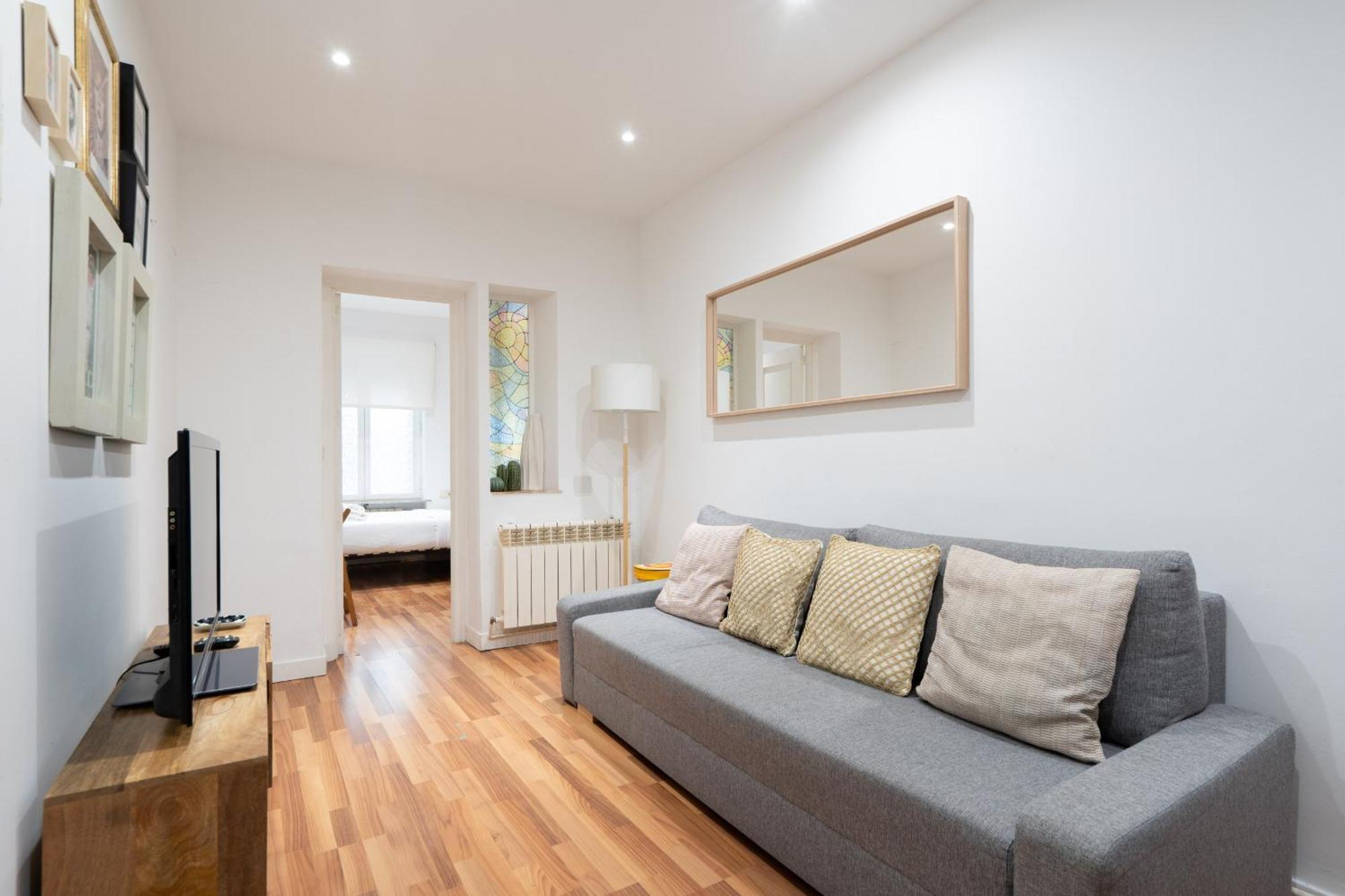 Apartamento En La Plaza De Lavapies Alquiler Temporal Мадрид Экстерьер фото